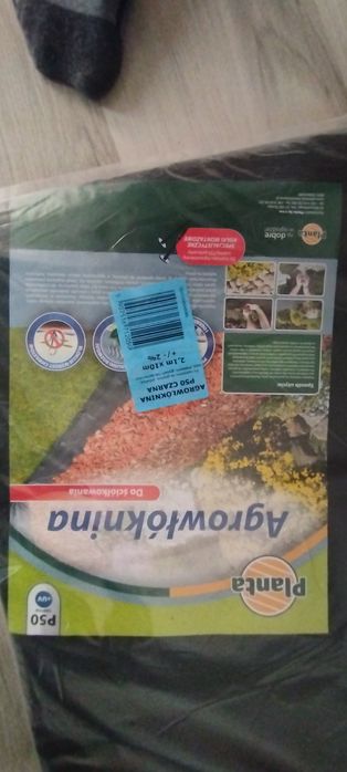 Agrowłóknina plus kołki mocujące