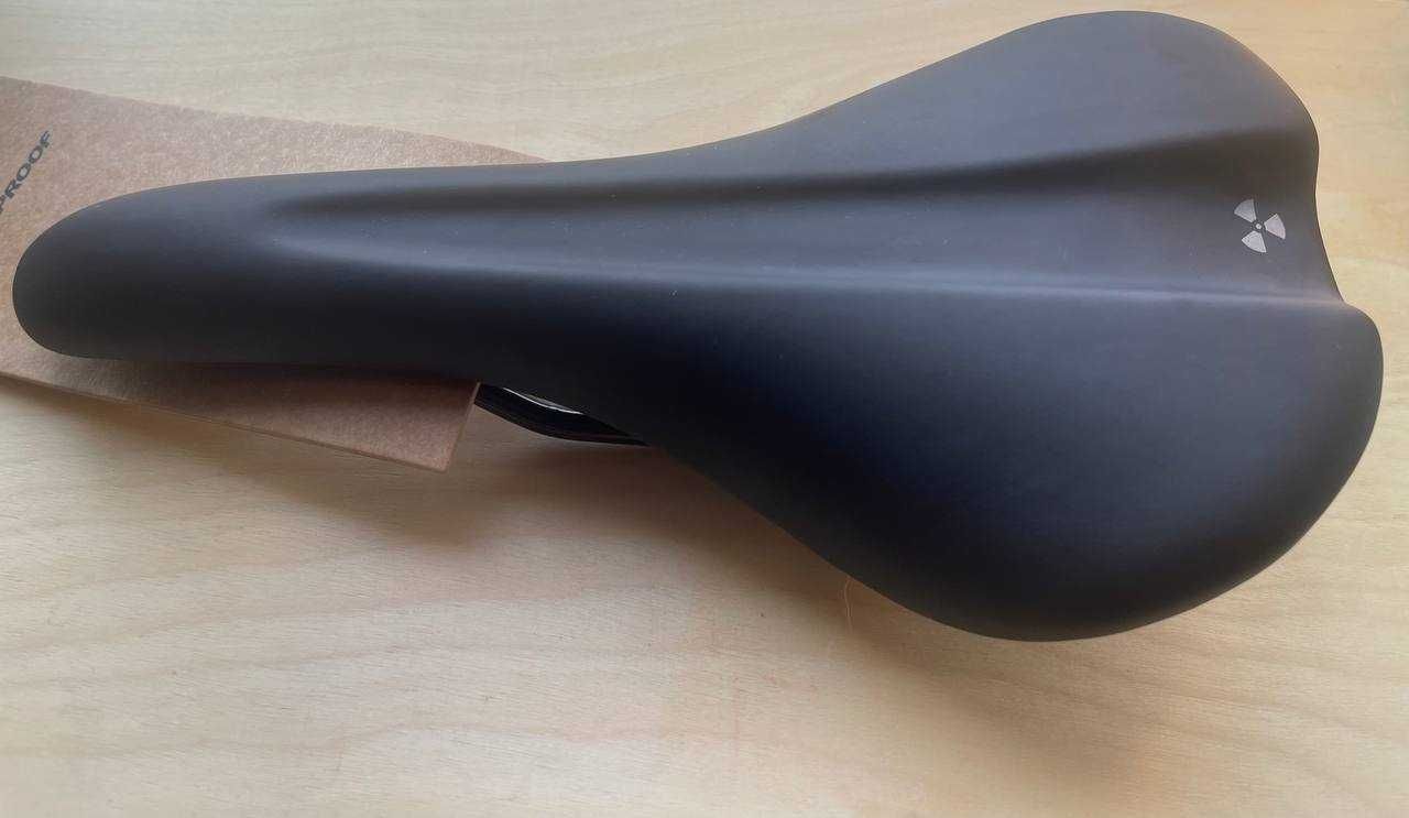 Сідло нове Nukeproof trail 277 mm x 140 mm