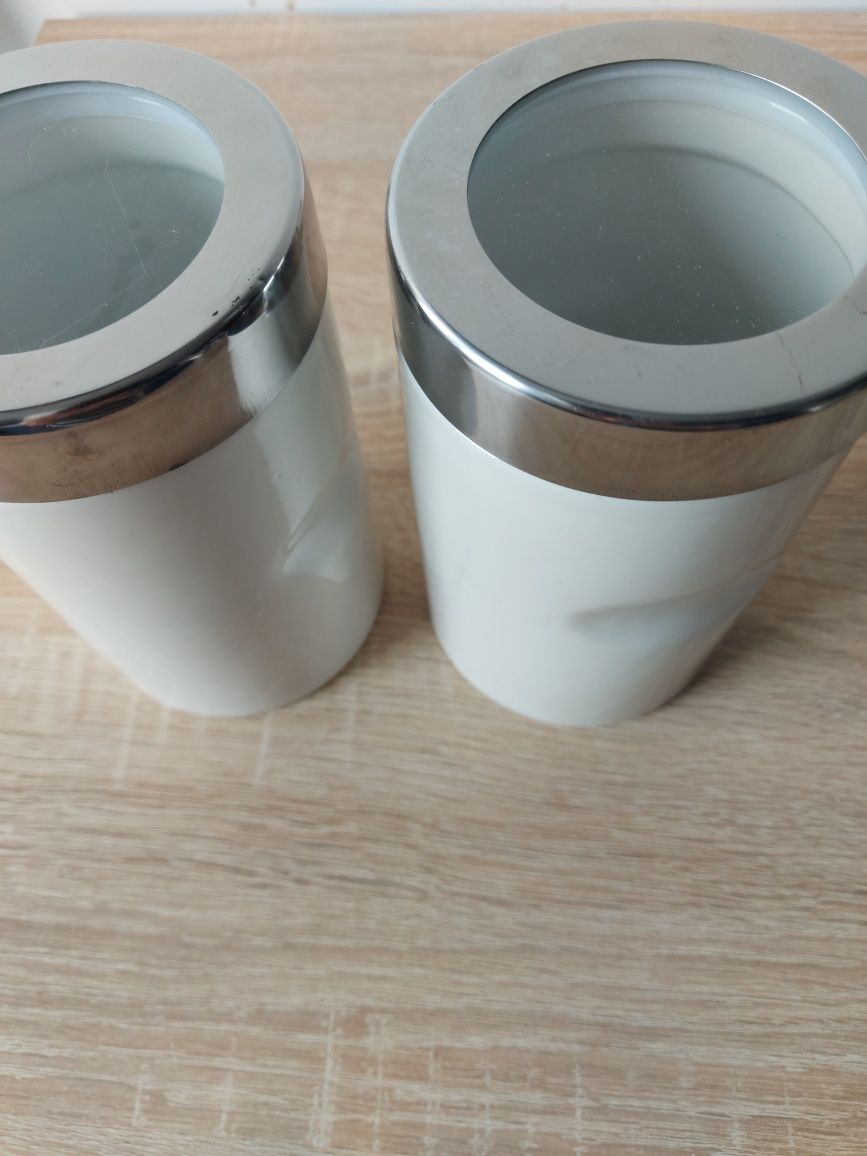 Pojemniki ceramiczne białe