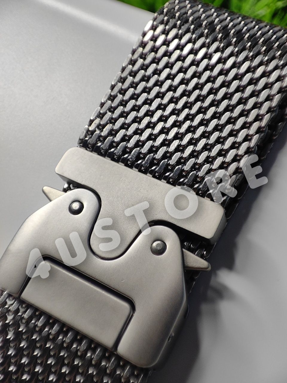 Ремешок Titanium Milanese Loop на Apple Watch 44 45 49 металлический