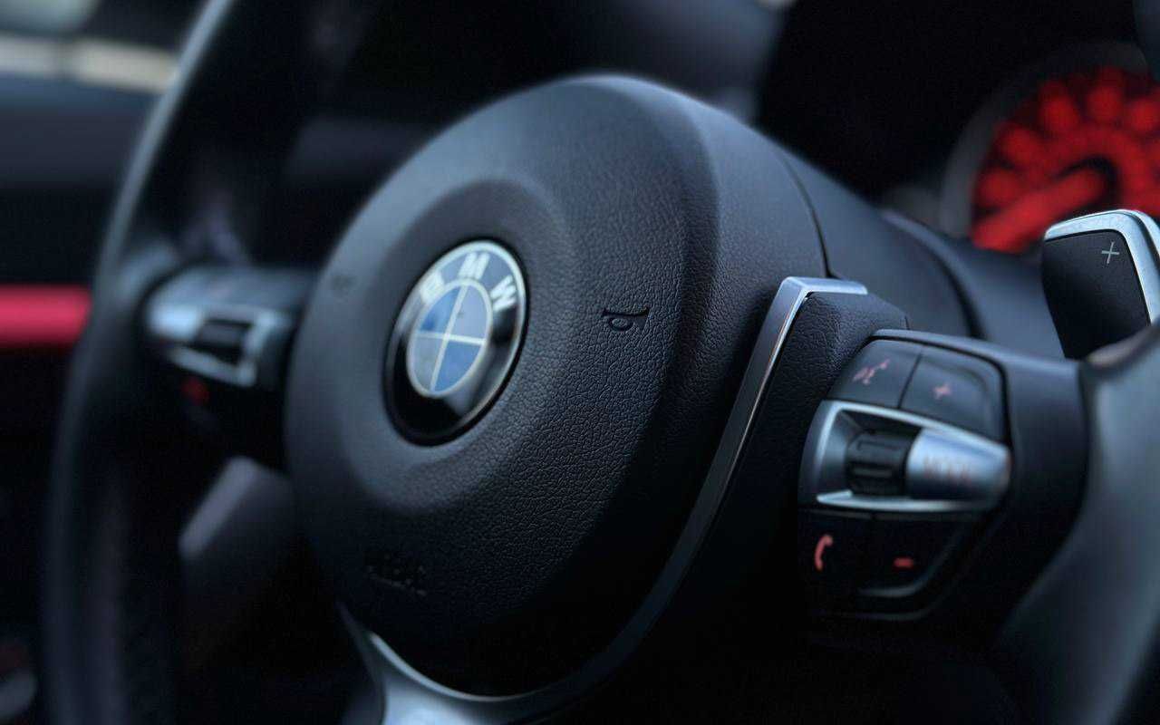 BMW 330 GT 2016 року