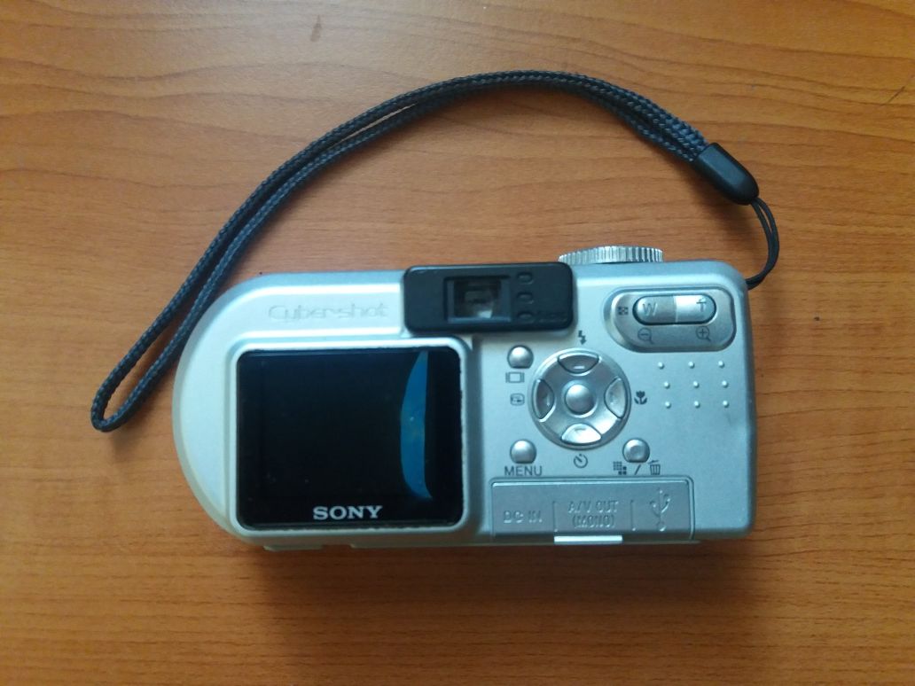 Câmera fotográfica Cyber-shot DSC-P8