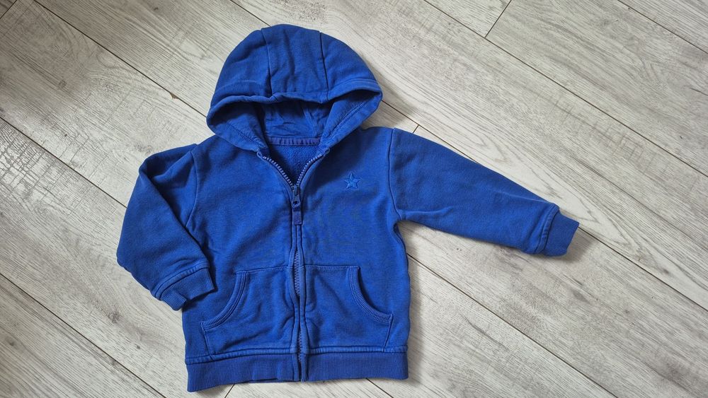 Śliczna granatowa bluza z gwiazdką dla chlopca, Dunnes Stores, r 92
