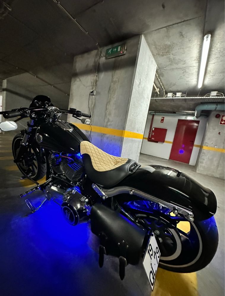 Harley Davidson Breakout Custom