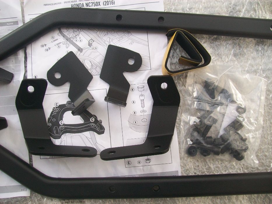 1146FZ GIVI stelaż centr. HONDA NC750X (16>20) i NC750S (16>20) nowy