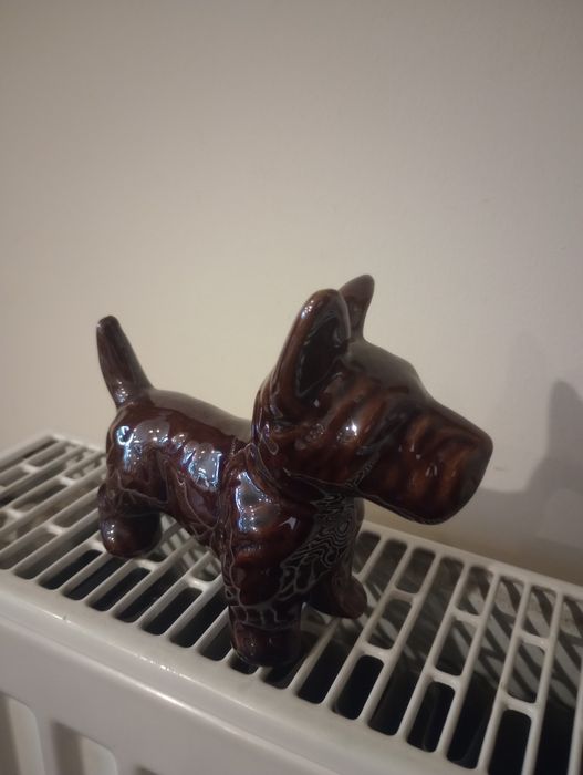 Stara ceramiczna figurka Pies Terrier