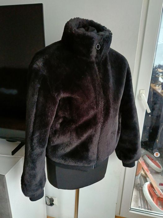 Czarne misiowe futerko krótka kurtka zimowa damska XS H&M