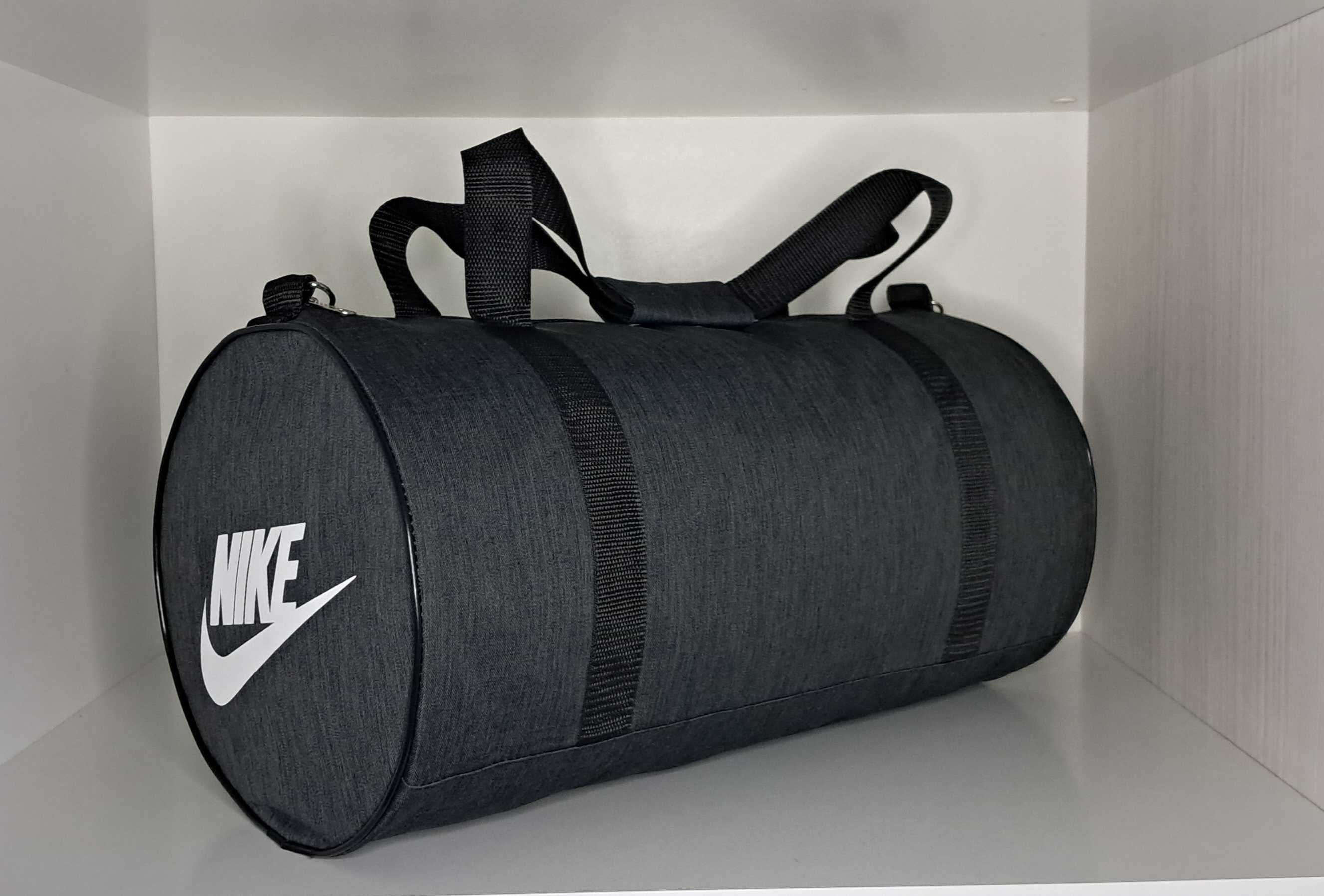 Сумка тубус Nike спортивная новая.