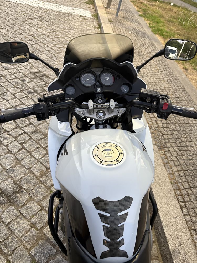 HONDA CBF 1000 ( 3 malas de viagem ) Ano de 2009
