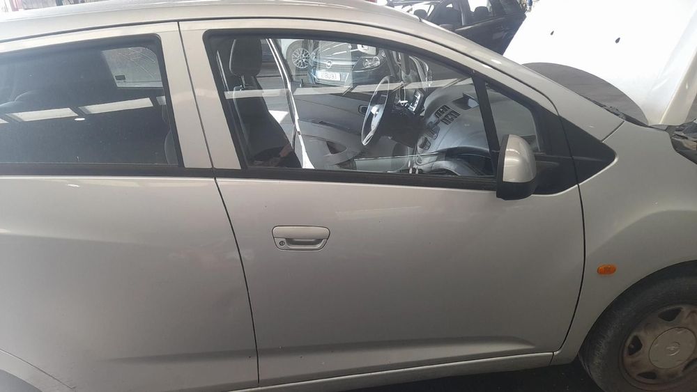 Porta frente direita CHEVROLET Spark (M300)