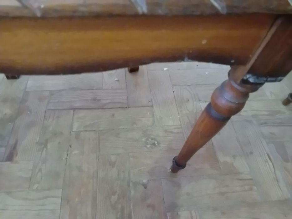 Cadeirão de madeira maciça, antiguidade