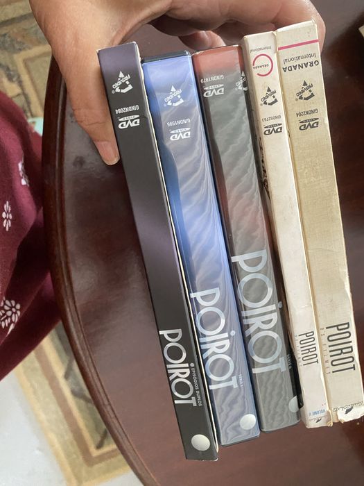 22 dvds de poirot, ofereco os portes