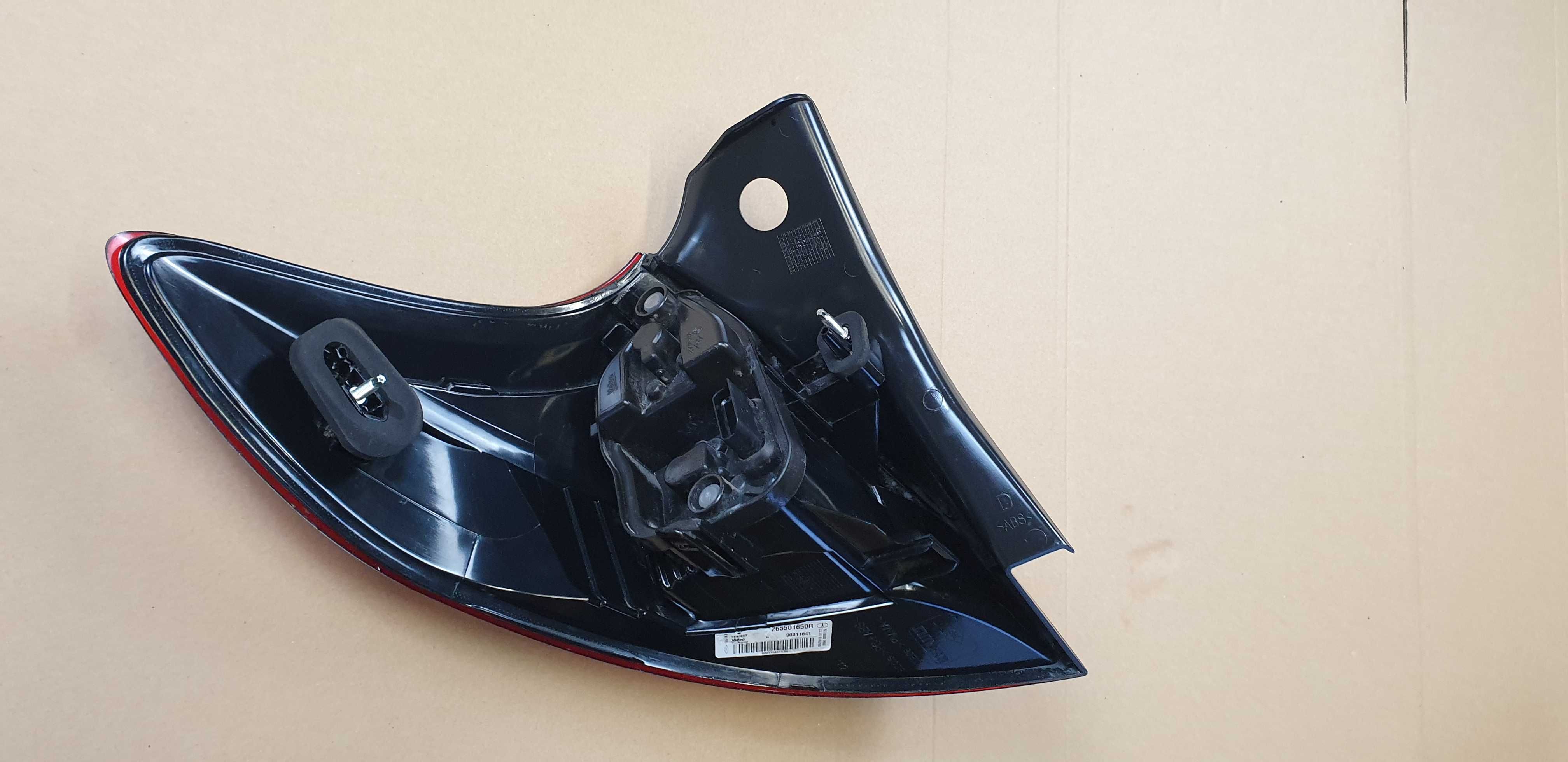 Renault megane III 3 lift 14-16 hatchback prawa lampa tylna w błotnik