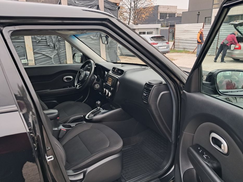 Продам KIA SOUI автомат