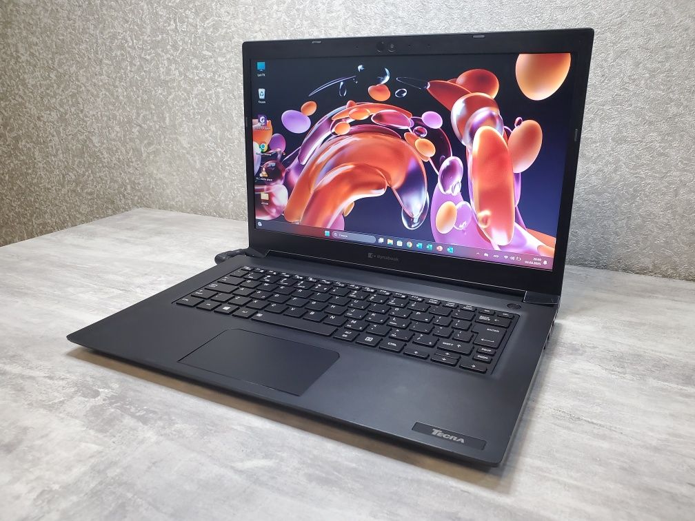 Ноутбук Toshiba dynabook на 10му поколінні Intel