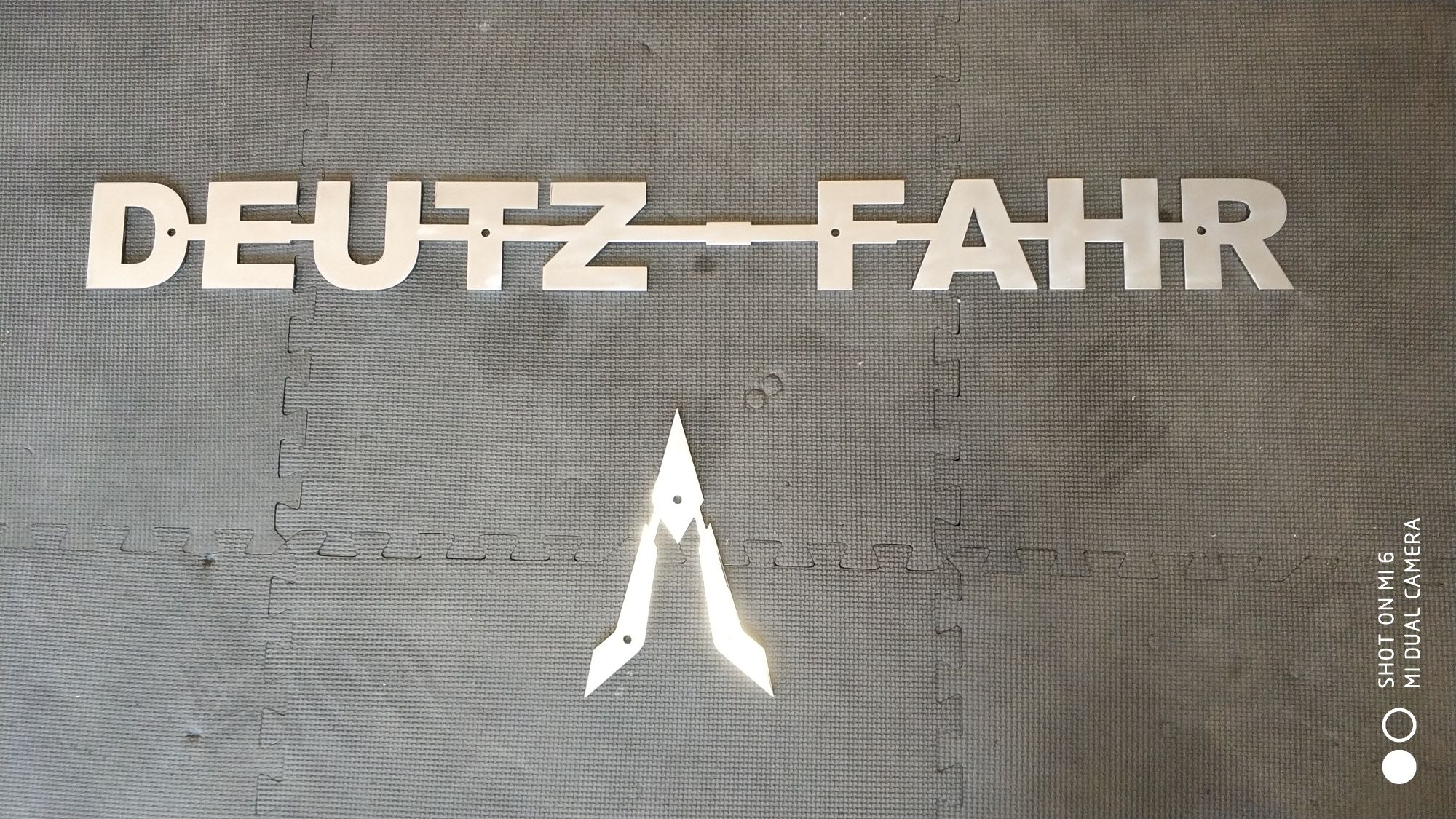 Napis i logo na obciążnik Deutz Fahr stal nierdzewna lub czarna