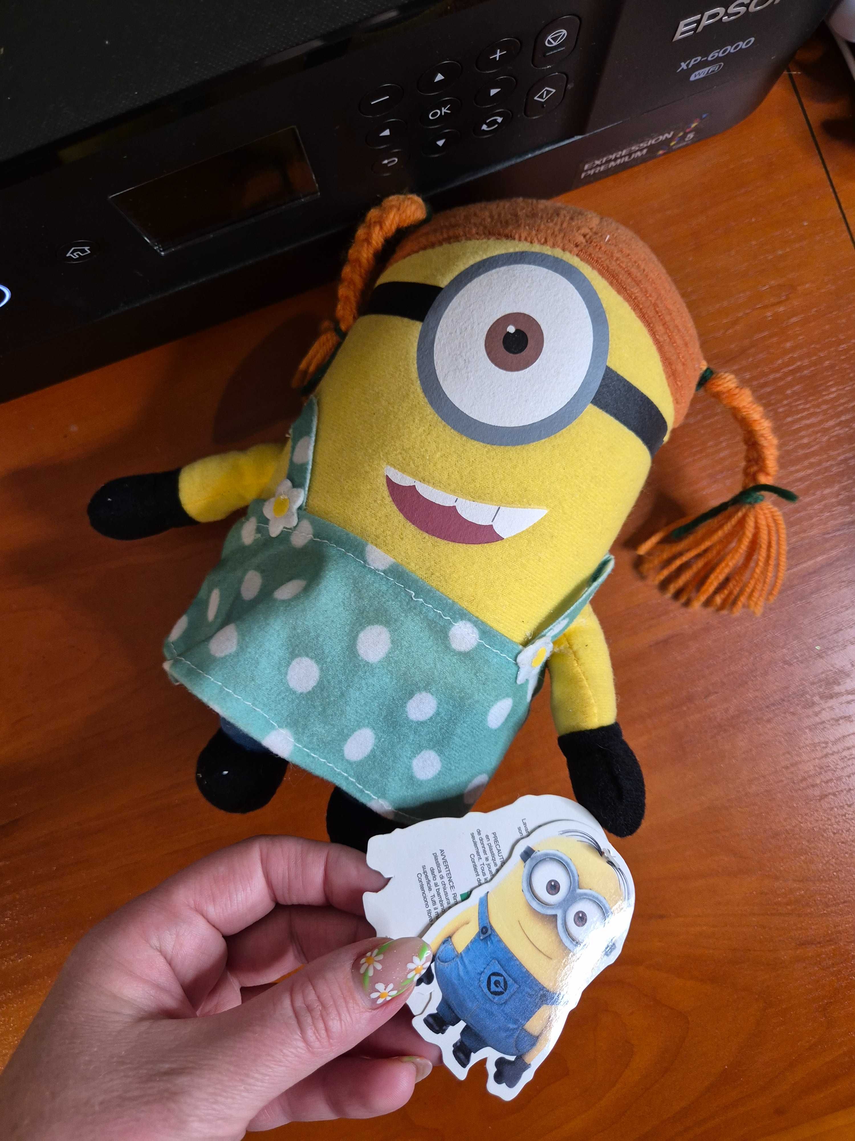 Maskotka minionek STUART dziewczynka
Minionki