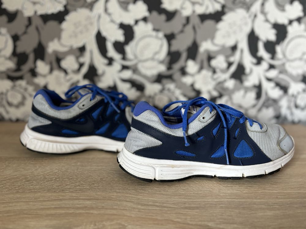 Кросівки Nike revolution 2