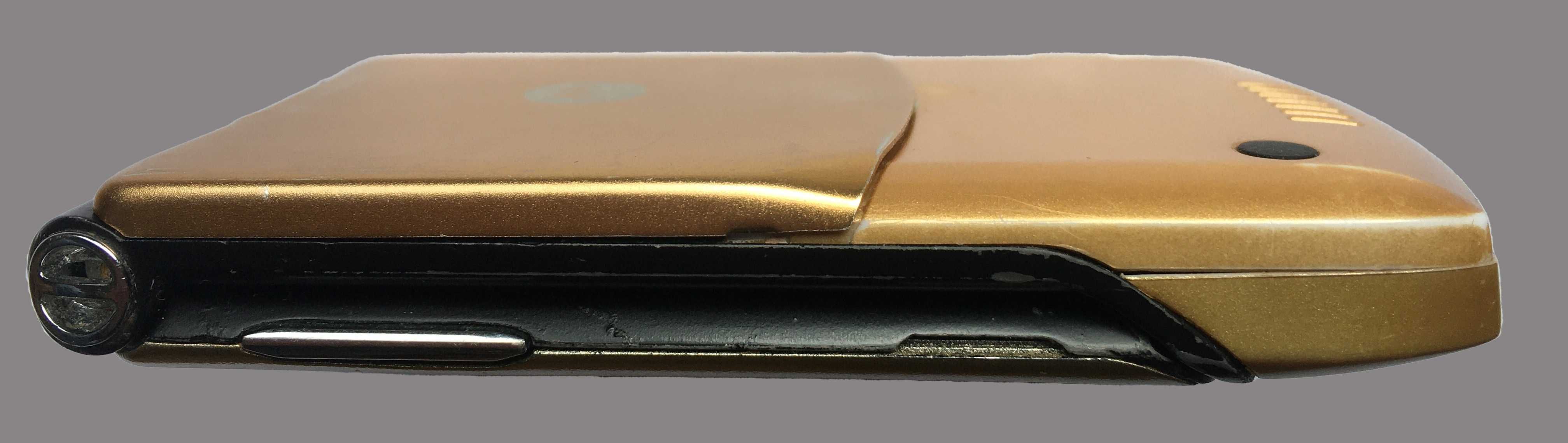 Телефон Motorola RAZR V3, золотий