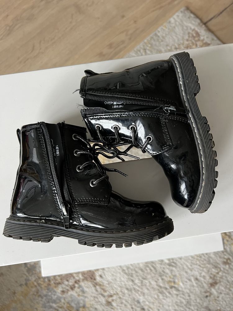Botki buty dziewczęce lakierowane Deichmann r.25
