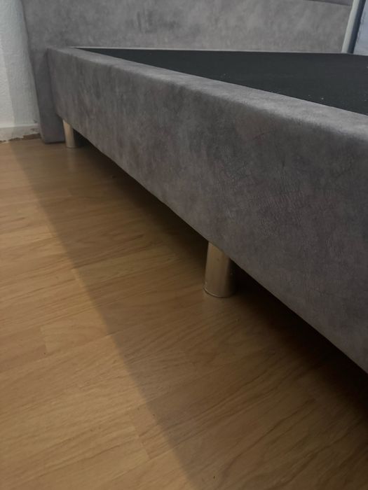 Cama de casal Cinza veludo