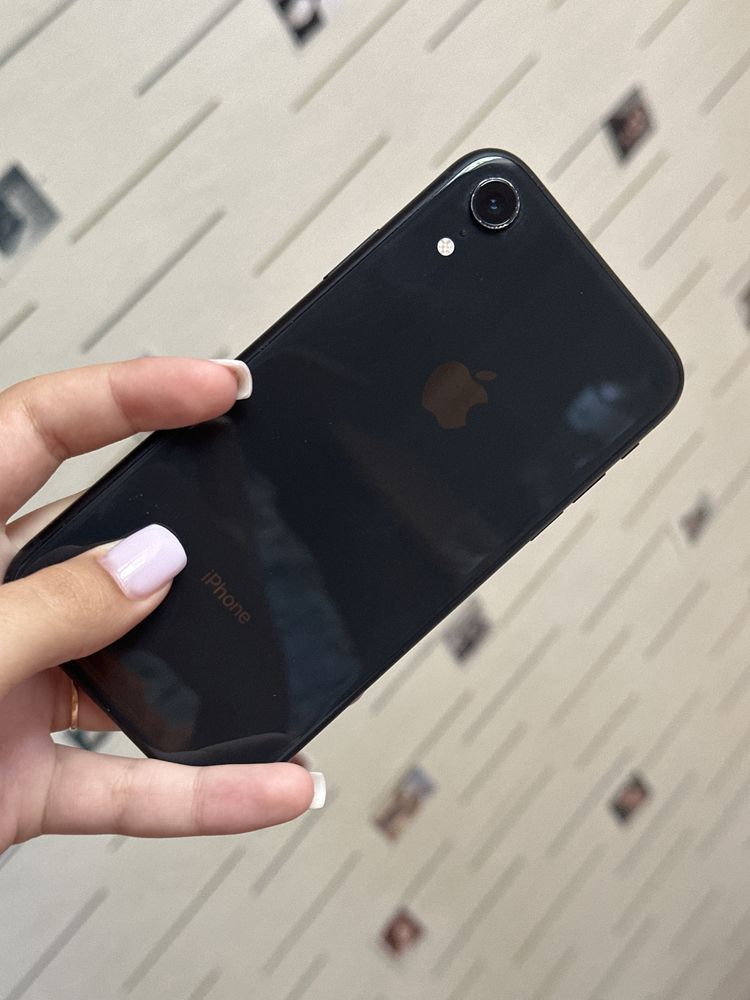 Продаю IPhone XR на 128 ГБ