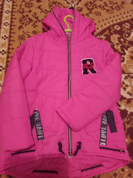 Гарна демісезона куртка!