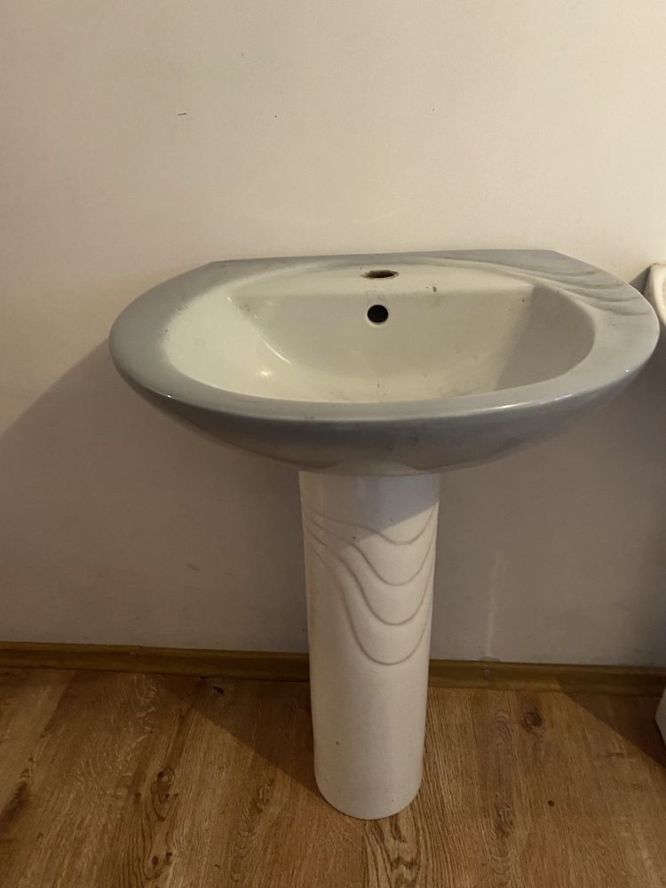 Umywalka z noga i syfonem 50cm Toaleta Na dzialke WC