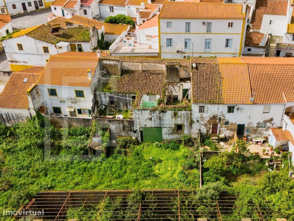Dois Prédios para Reabilitar no Centro de Sousel - Uma Oportunidade...