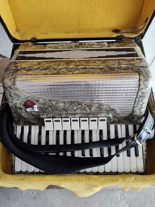 Akordeon Victoria 80 basowy