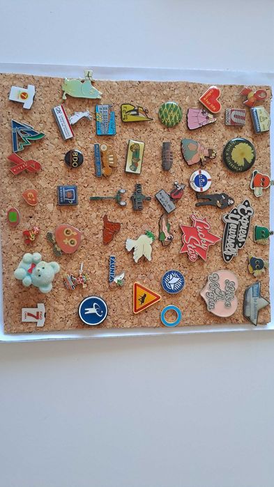 Pins Hard Rock Café e muitos + (preços variados)