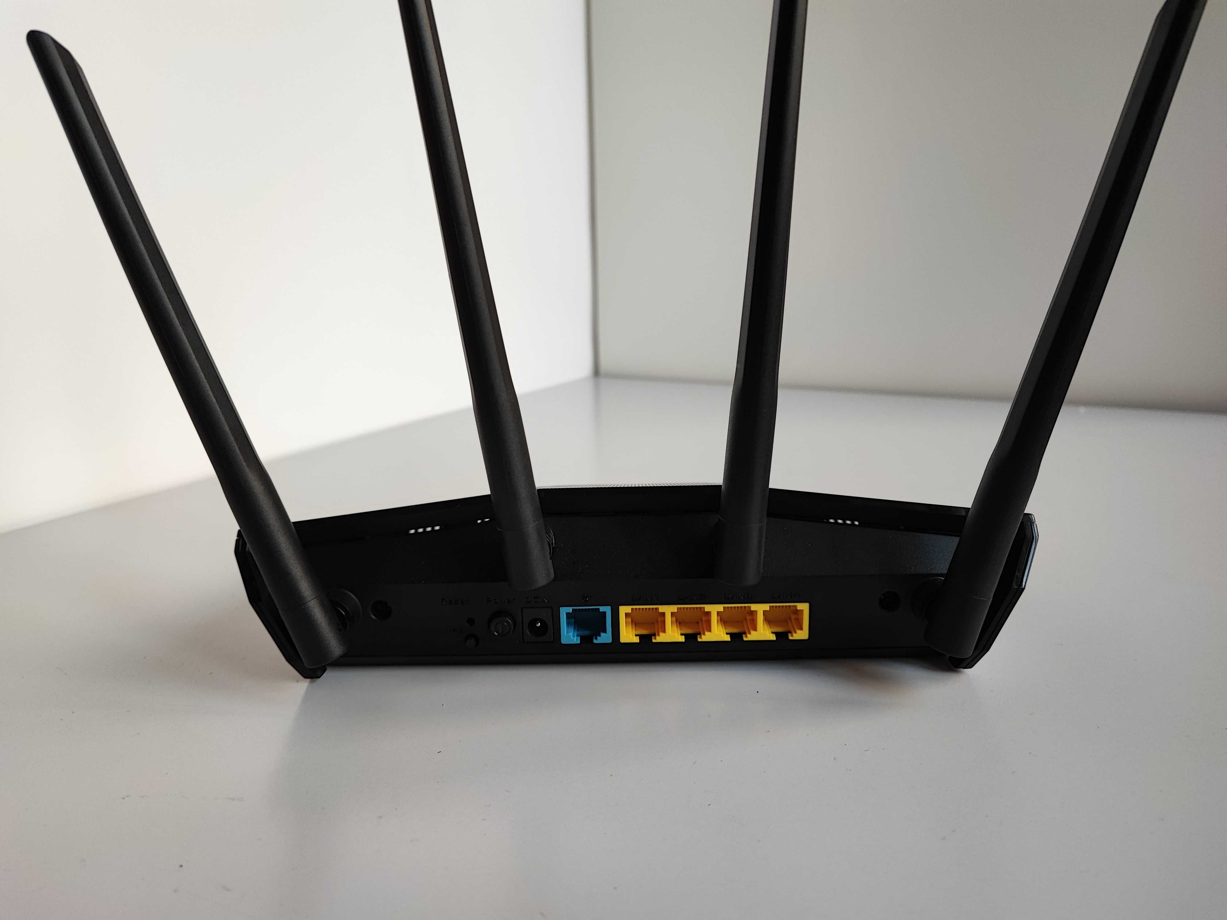 Пропоную роутер Asus RT-AX57 з підтримкою технології Wi-Fi 6.