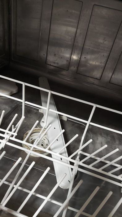 Посудомойка Зануси