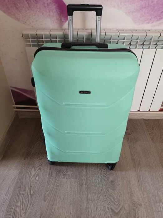 Bagia walizka duża Havana 100 litrów podszewka pasy mocujące wnętrze