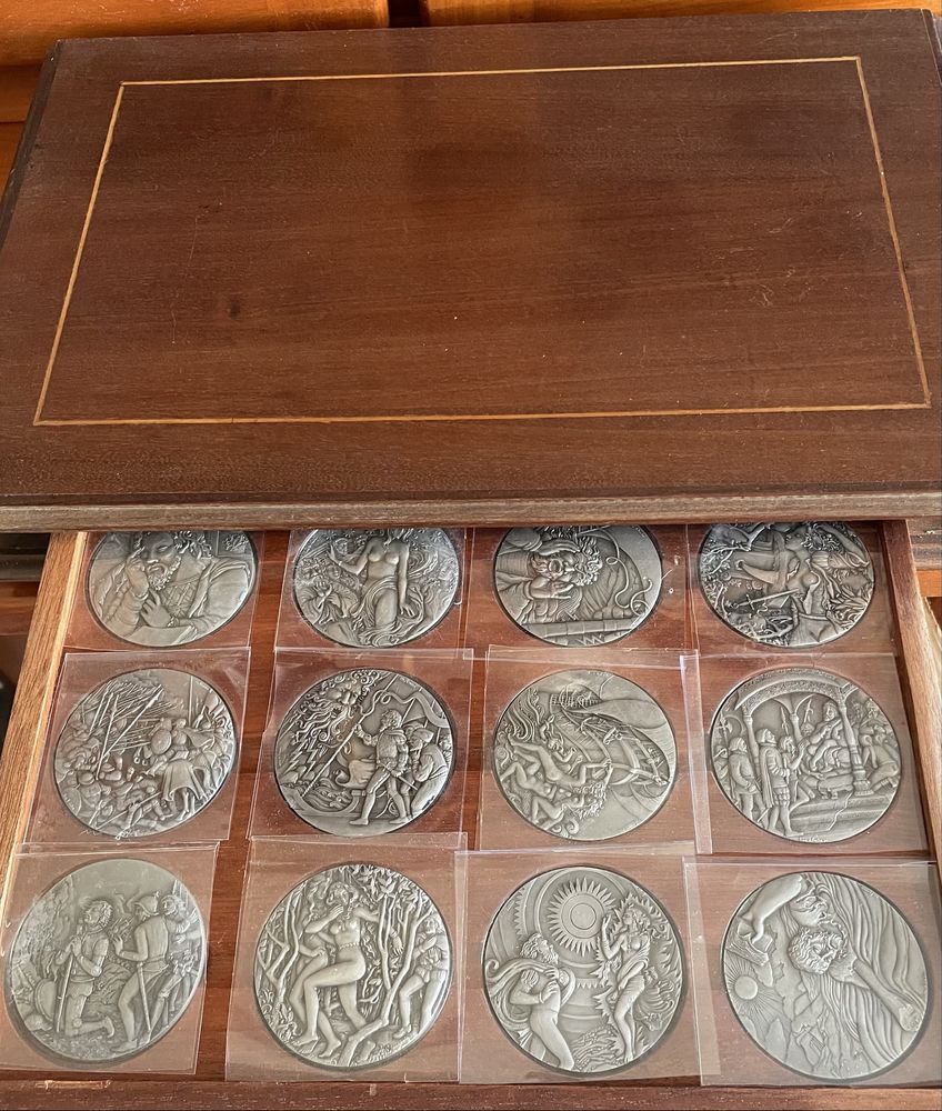 Medalhas lusiadas em caixa/expositor