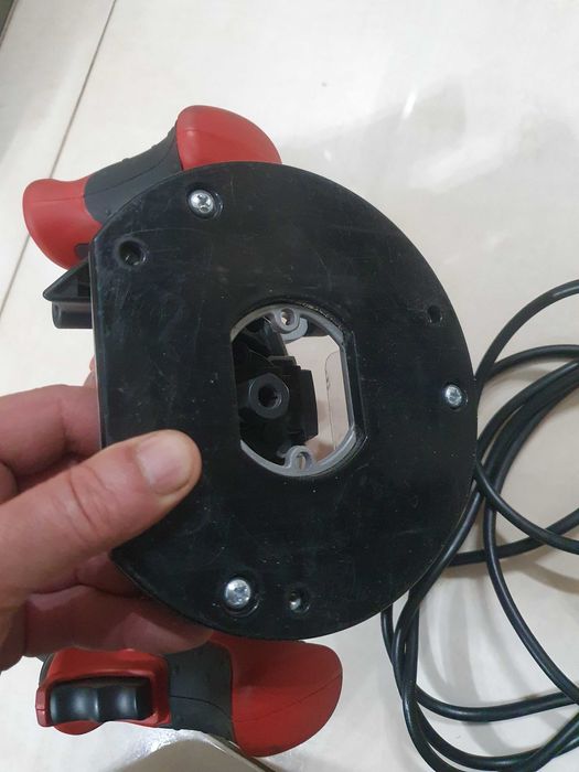 Фрезер ПотужниЙ МоделЬ  Einhell TE-RO 1255E (4350490)  СТАН  НОВОГО !!