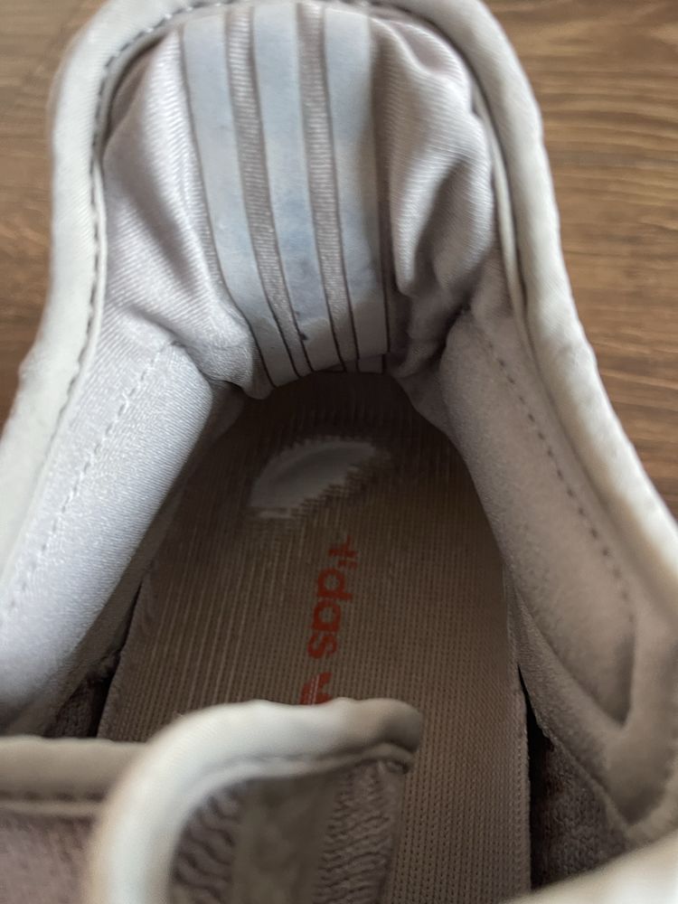 Yeezy 350v2 szare