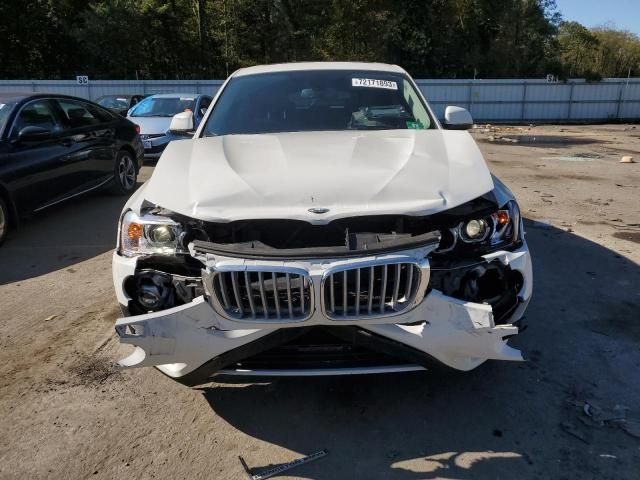BMW X4 uszkodzony