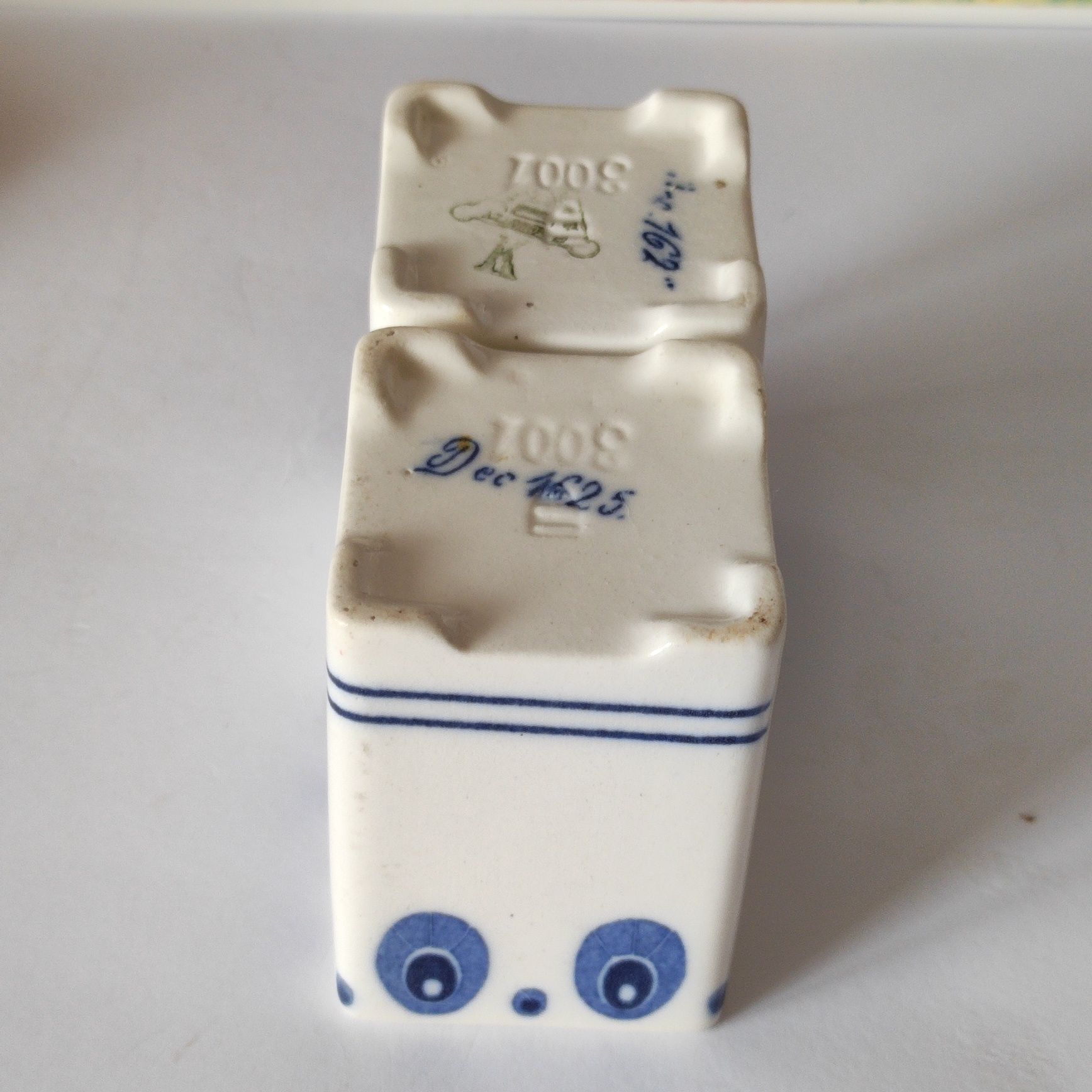 Stare pojemniki porcelit kolekcja 30