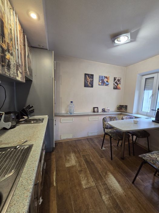 Продам помещение в Центре  метро пл. Конституции