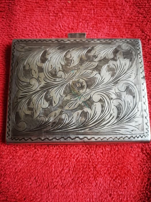 Papierośnica srebrna z monogramem 1943r