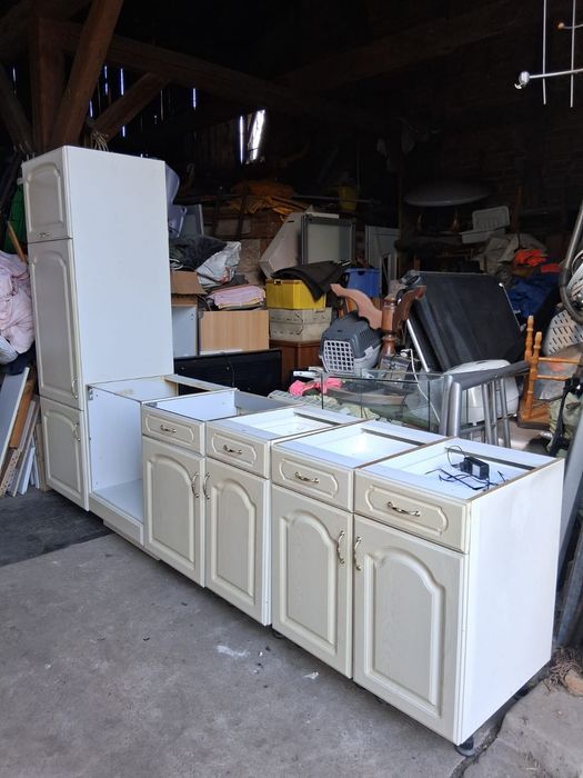 Szafki kuchenne kremowe