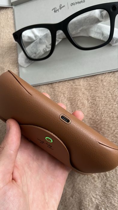 RAY-BAN META WAYFARER Clear/Graphite Green Transitions®