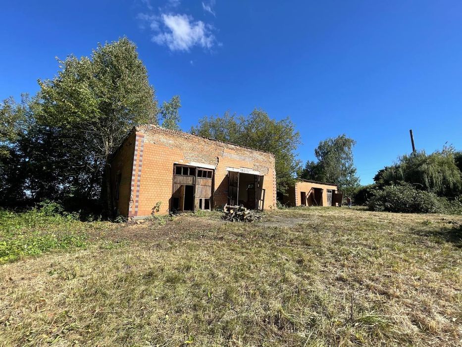 Продаються нежитлові приміщення! Промислова зона! Над дорогою! Млинів!