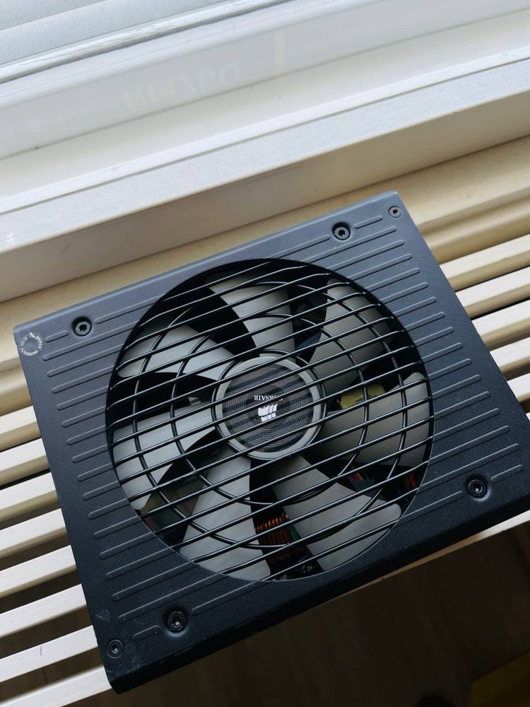Блок живлення Corsair RM850w.