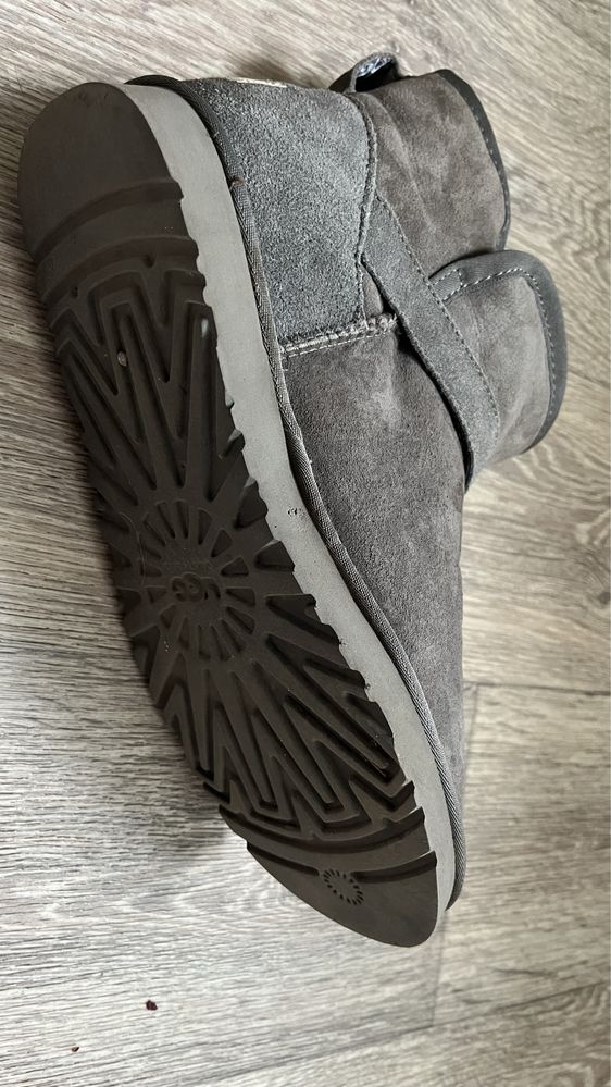 Жіночі уггі від Ugg Australia