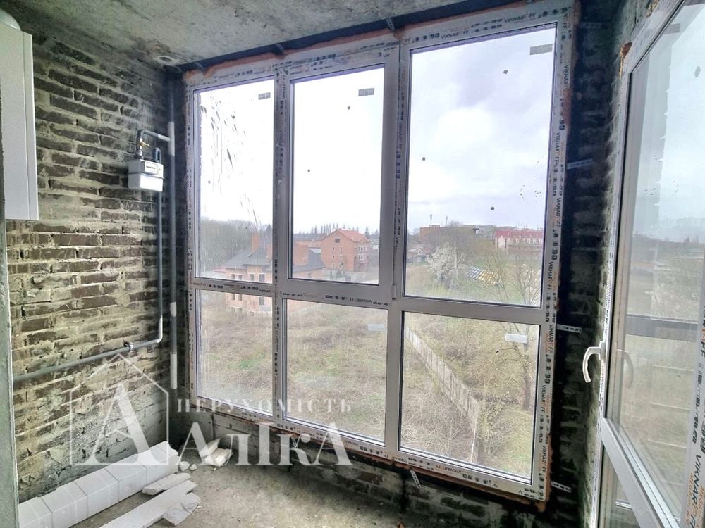 Продам велику 1-кімнатну квартиру в новобудові центрі!