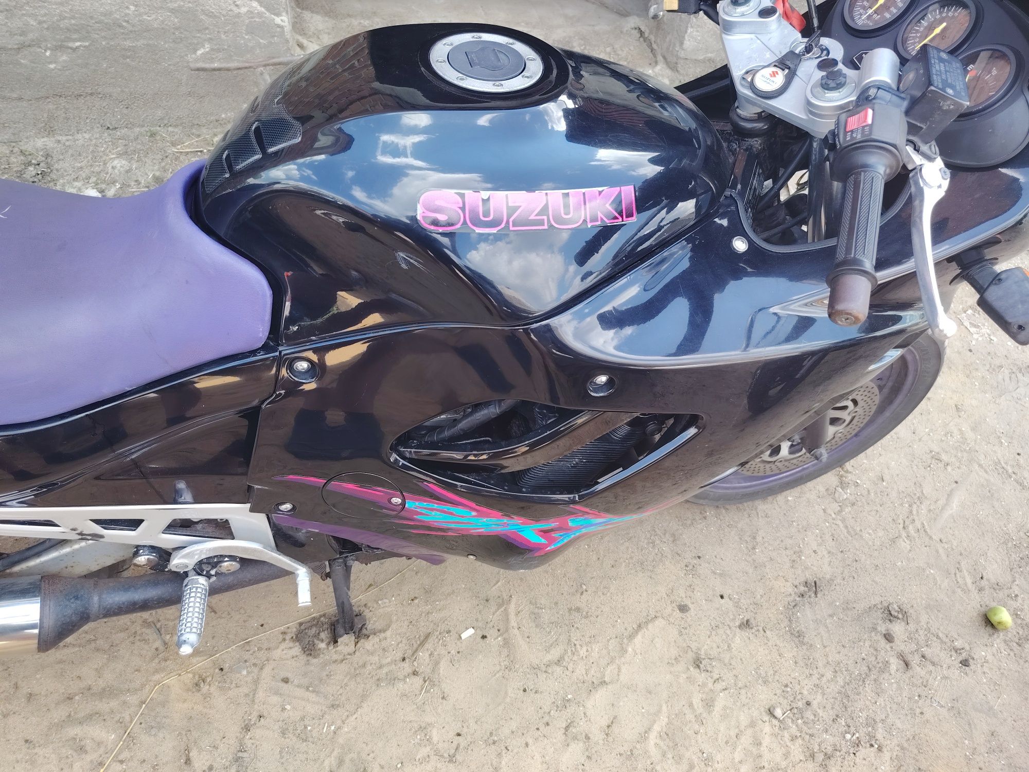 Suzuki gsx-f 600