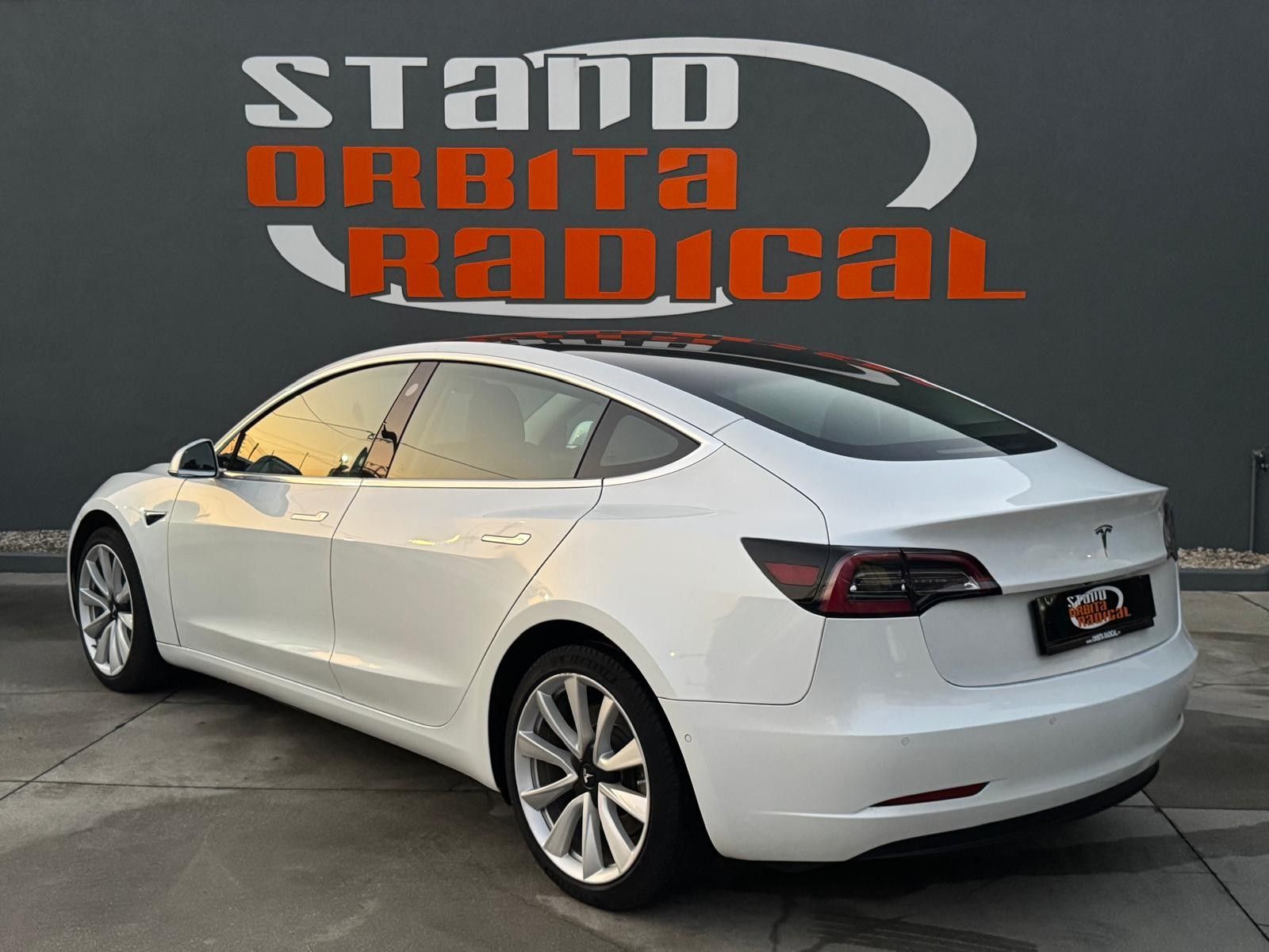 Tesla Model 3 Standard Range Plus RWD