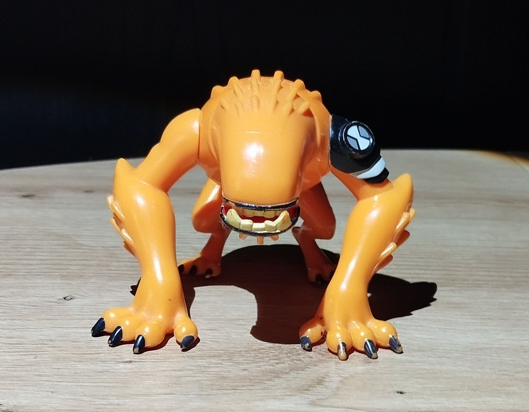 Ben 10 Dzikopysk/Wildmutt figurka